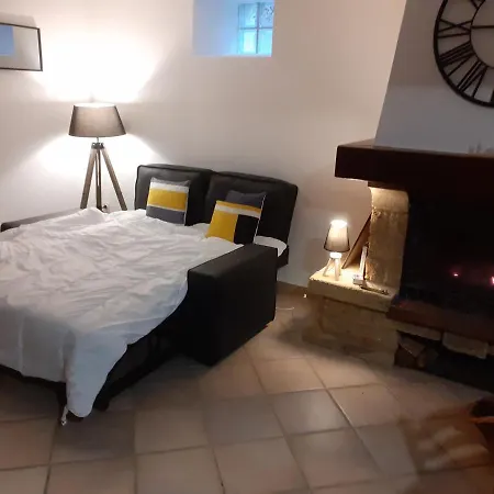 Dans La Maison D'A Cote Azerables Extérieur photo